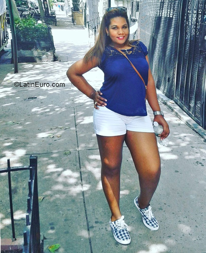 Date this beautiful Dominican Republic girl Ruth from San cristobal DO30748