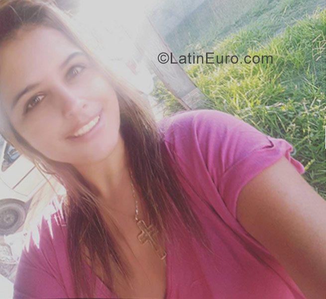 Date this athletic Brazil girl Cristine from Rio de Janeiro BR10357