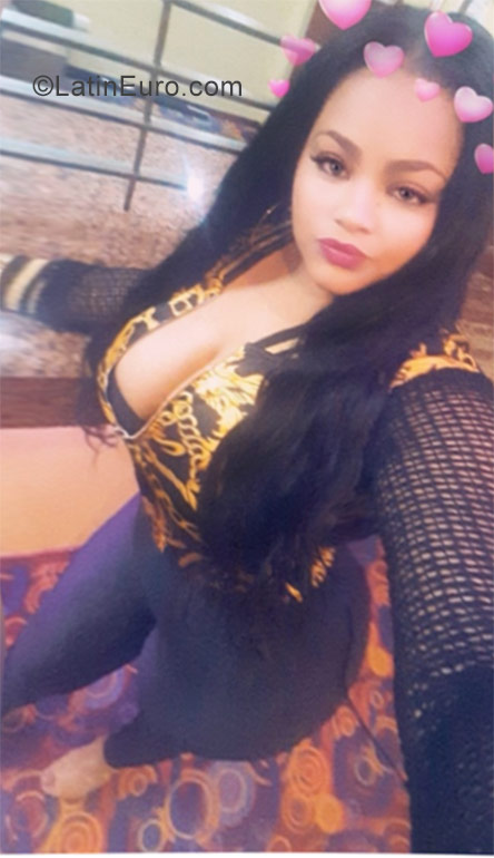 Date this stunning Dominican Republic girl Andrea from Santo Domingo DO30798
