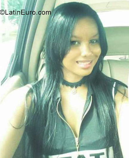 Date this sultry Dominican Republic girl Jenifer from Santo Domingo DO30799