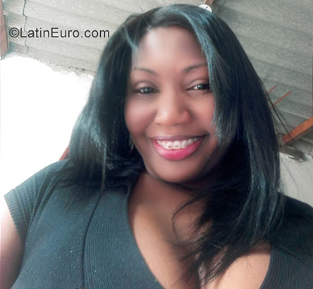 Date this voluptuous Colombia girl Elsy from Barranquilla CO22829