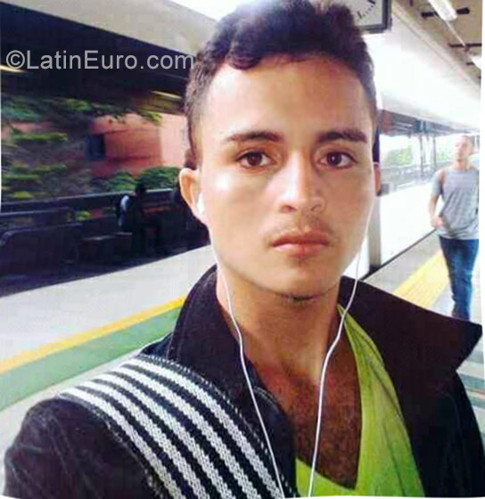 Date this beautiful Colombia man Carlos from Medellin CO22868