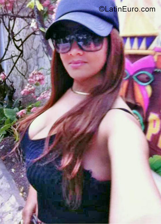 Date this good-looking Dominican Republic girl Maria from La Romana DO30925