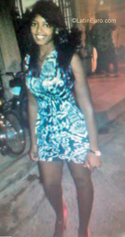 Date this sultry Dominican Republic girl Tania from San Cristobal DO30981