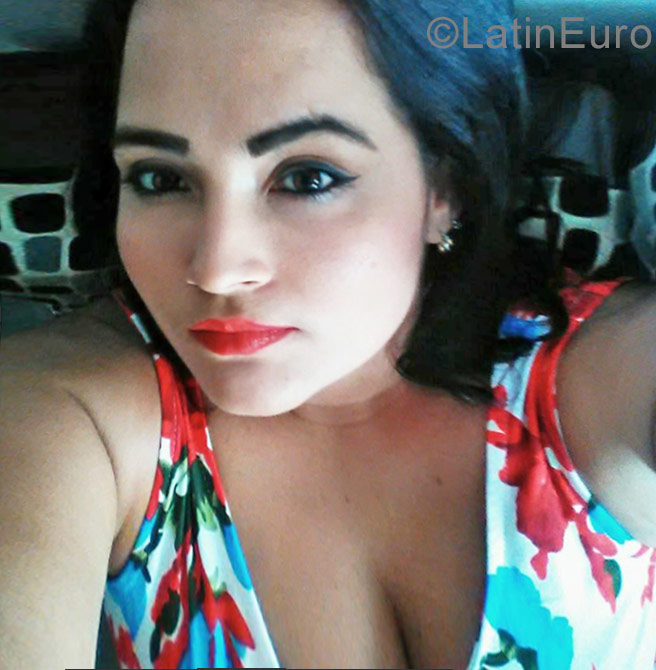 Date this sultry Colombia girl Johana from Bucaramanga CO22954