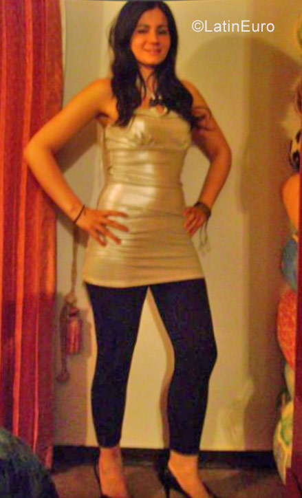 Date this good-looking Colombia girl Cindy from Bogota CO22965