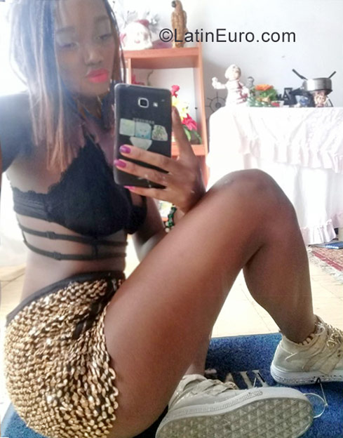Date this athletic Colombia girl Morelia from Tulua CO23143