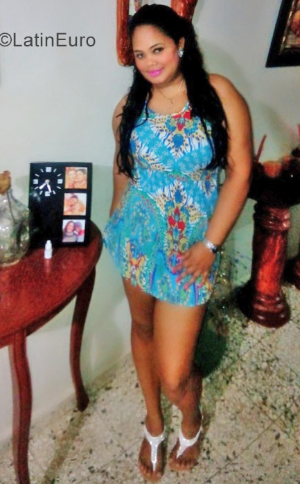 Date this beautiful Dominican Republic girl Cynthia from Santo Domingo DO31268