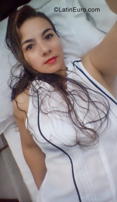Date this passionate Colombia girl Acuariania from Bogota CO23261