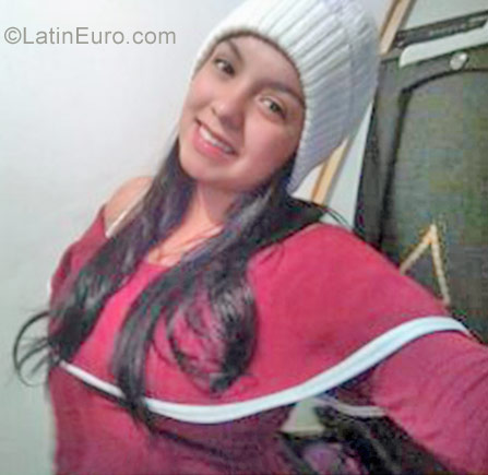 Date this hot Colombia girl Dayana from Bogota CO23282