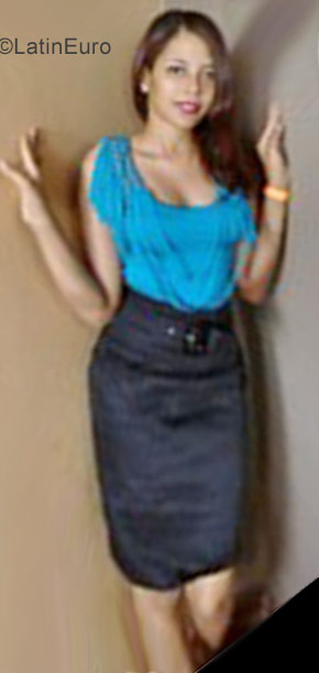 Date this attractive Dominican Republic girl Sarah from Santo Domingo DO31485