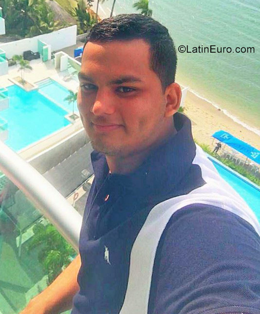 Date this beautiful Colombia man Luis from Medellin CO23300