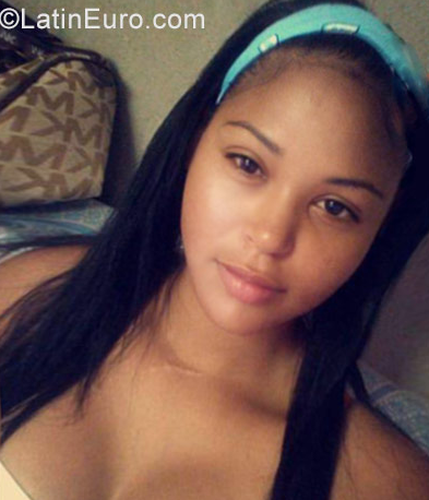 Date this nice looking Dominican Republic girl Jenifer from Santo Domingo DO31698