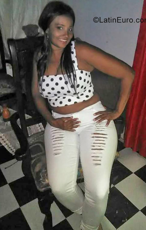Date this hard body Dominican Republic girl Marcia from San pedro De Macoris DO31800