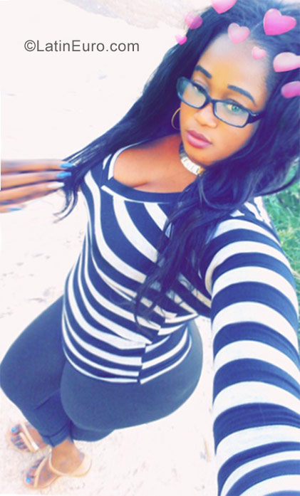 Date this tall Jamaica girl Jade from Kingston JM2569