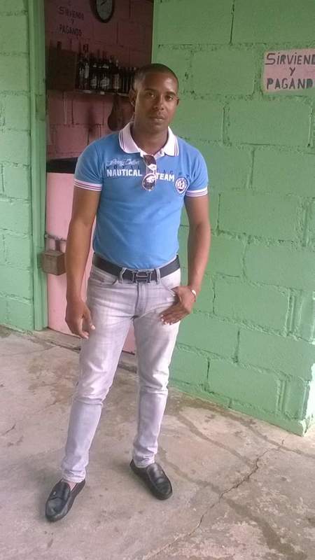 Date this nice looking Dominican Republic man Robin from Santiago DO37299