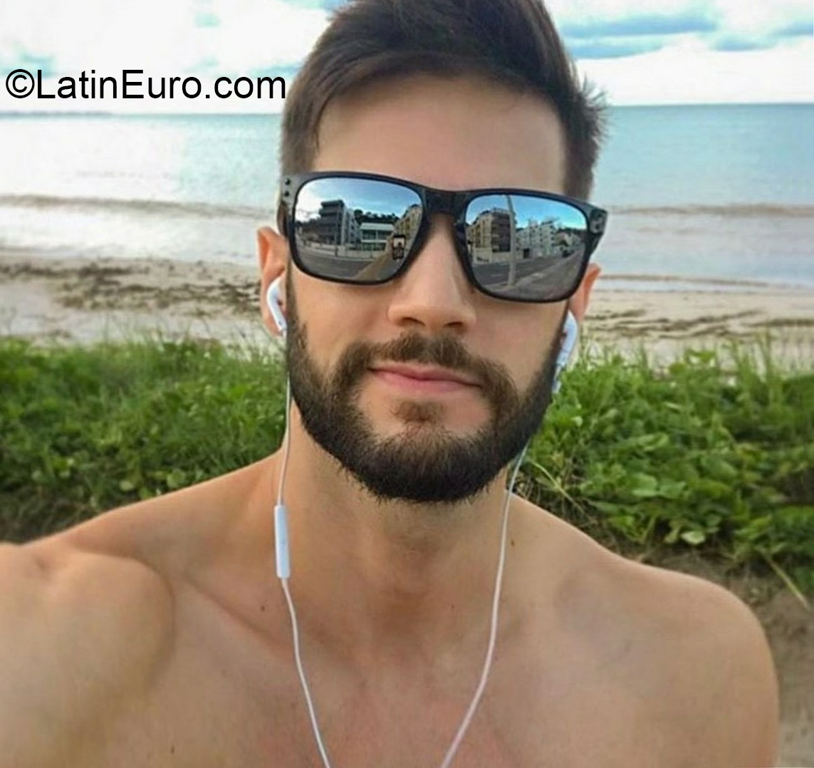 Date this sultry Brazil man Murillo from Campinas BR11037