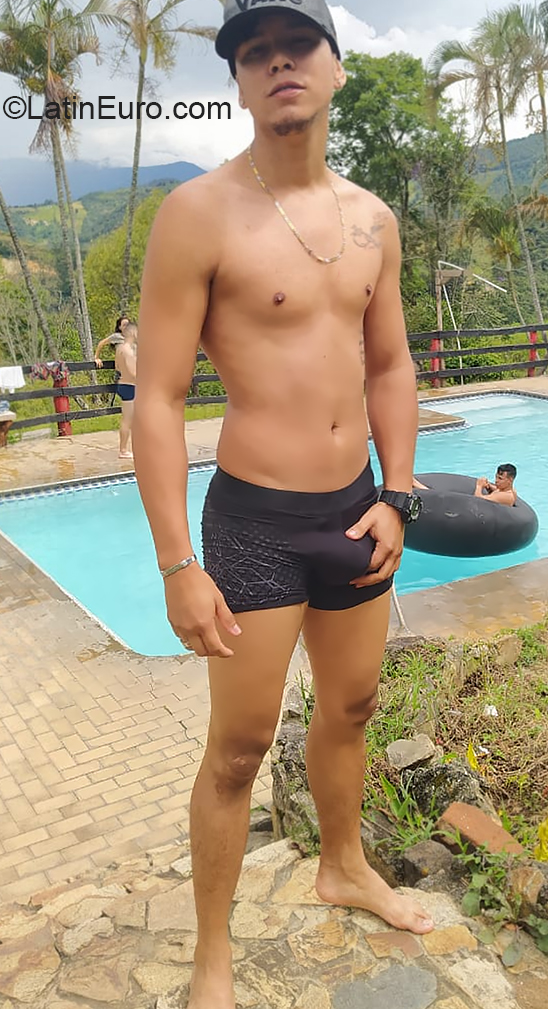 Date this sultry Colombia man Giorge from Medellin CO27608