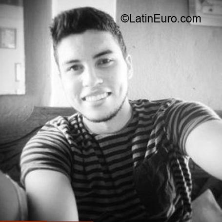 Date this passionate Colombia man Carlos from Bogota CO27991