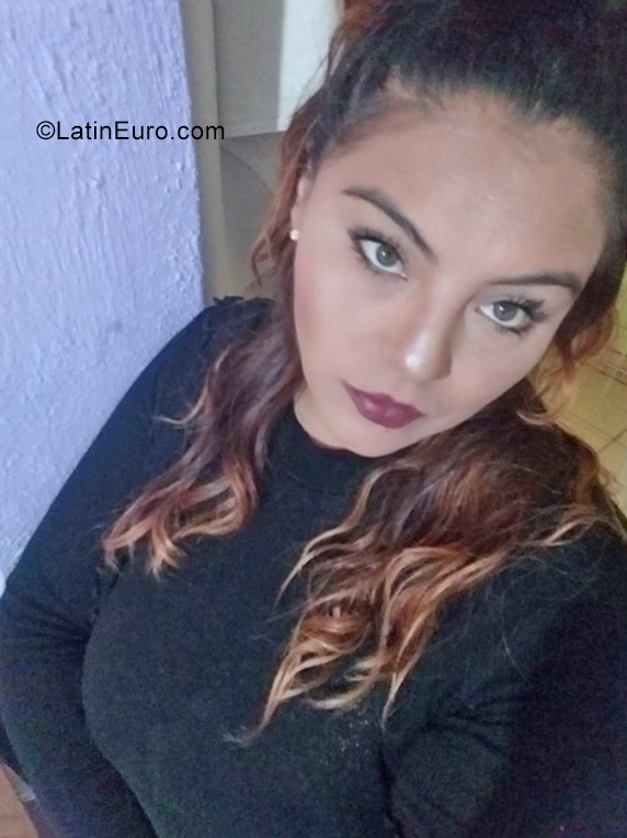 Date this young Mexico girl Samantha from Mexico City MX2123