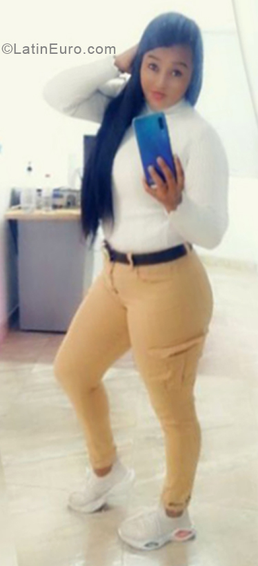 Date this nice looking Colombia girl Nairoby from Bogota CO31797