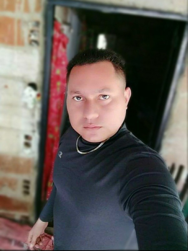 Date this tall Colombia man Hernan rafael from Bogota CO30501