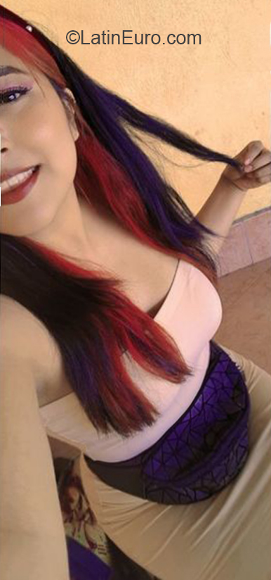 Date this good-looking Mexico girl Brenda from Mexico City MX2466