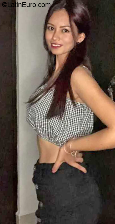 Date this lovely Mexico girl Alexa from Guadalajara MX2483