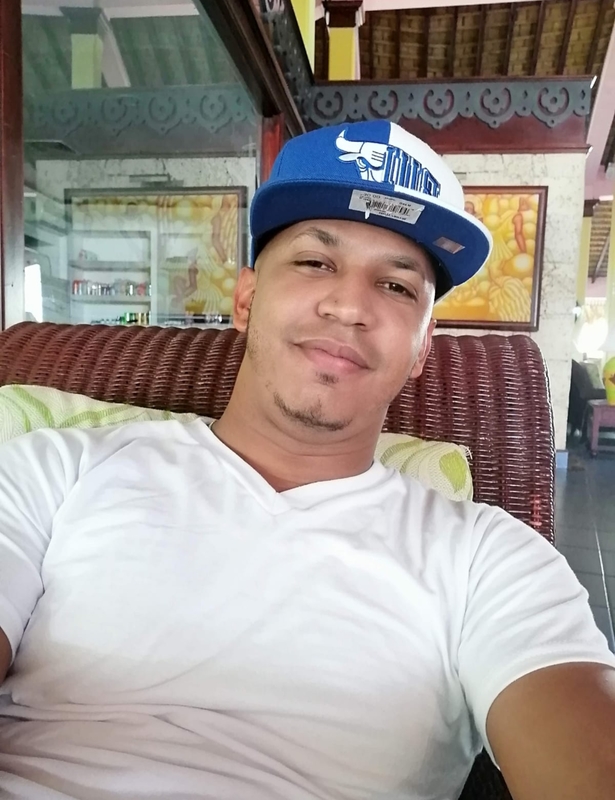 Date this young Dominican Republic man Luis from Santiago DO40250