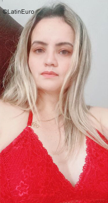 Date this sensual Brazil girl Camila from Uberlândia BR11589