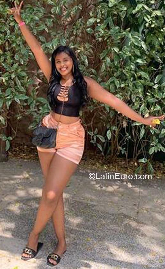 Date this fun Colombia girl Johana from Cartagena CO31742