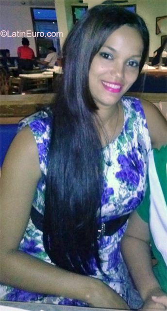 Date this attractive Dominican Republic girl Rose from Santo Domingo DO40856