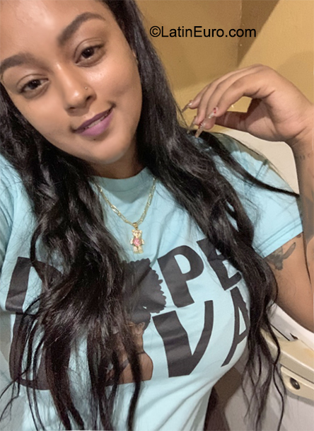 Date this beautiful Dominican Republic girl Grissel from Santo Domingo DO40921