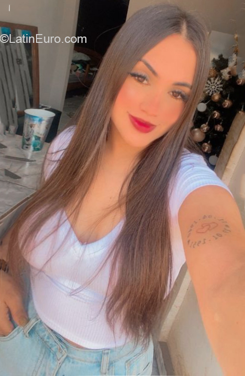 Date this foxy Colombia girl Josi from Bogota CO32094