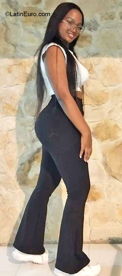 Date this hot Colombia girl Jasury from Cali CO32148