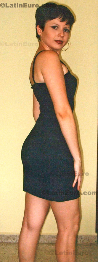 Date this exotic Any Country girl Amalia from Yoro N-1101