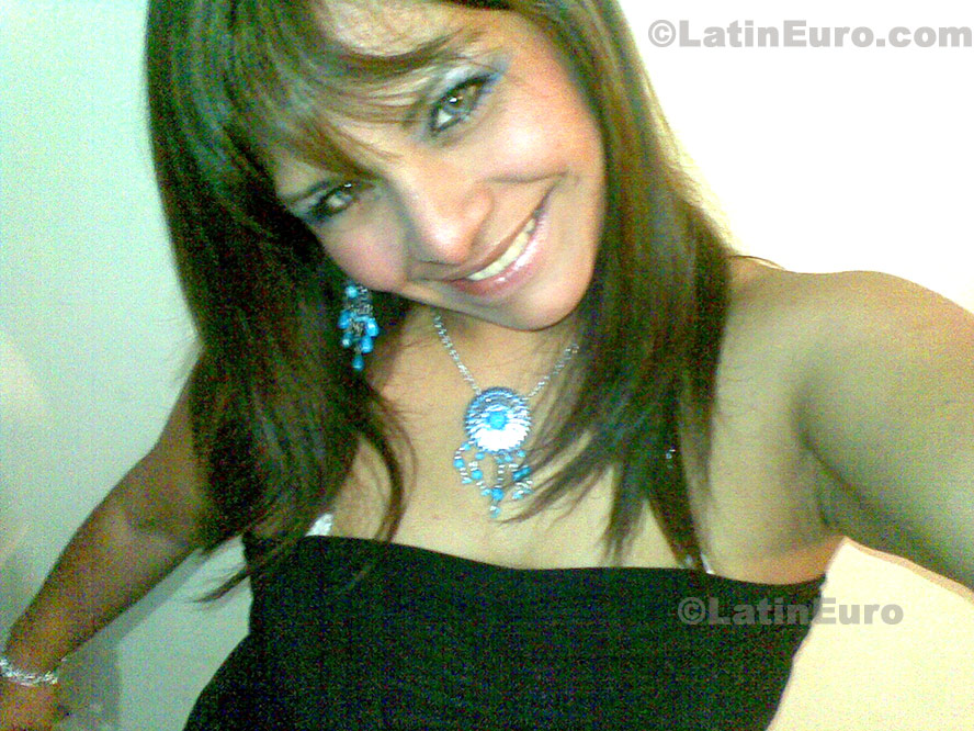 Date this attractive Peru girl Vanessa from Lima N-1151