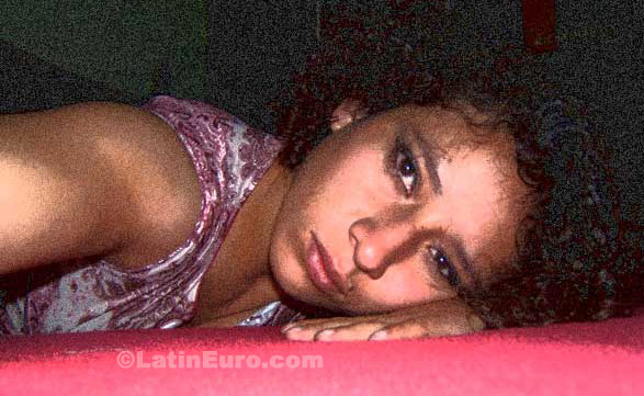 Date this passionate Any Country girl Vanessa from Cusco N-1290