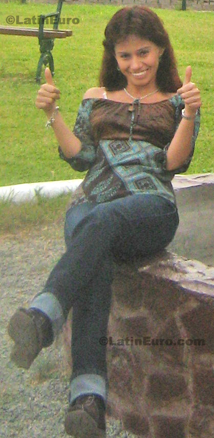 Date this happy Peru girl Blanca from Callao N-1408