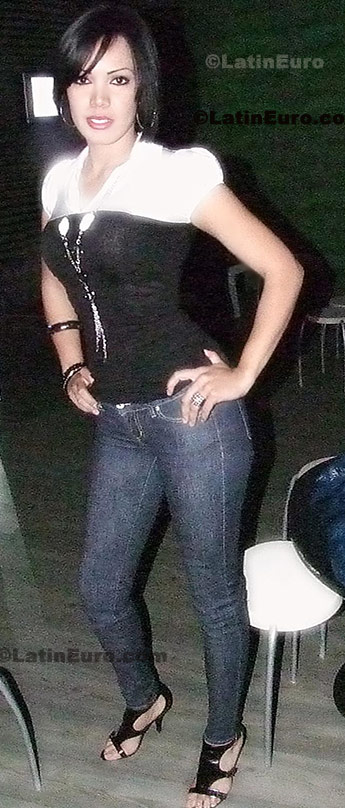 Date this beautiful Mexico girl Claudia from Nogales N-1429