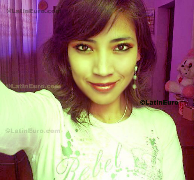 Date this foxy Peru girl Flor- from Arequipa N-1480