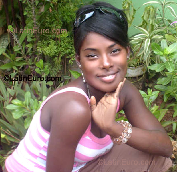 Date this happy Any Country girl Miguelina from  N-1493