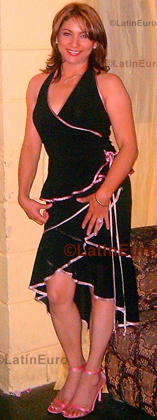 Date this fun Honduras girl Carmen- from Tegucigalpa N-583