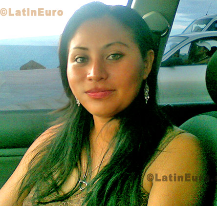 Date this pretty Mexico girl Silvia from Cancun N-985