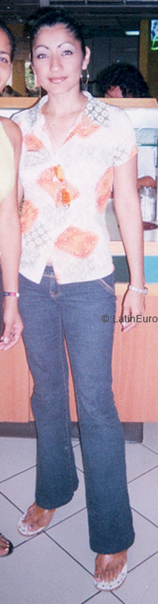 Date this voluptuous Honduras girl Lizeth from Choloma N1462