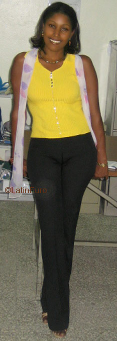 Date this georgeous Dominican Republic girl Santa from Barahona N1543