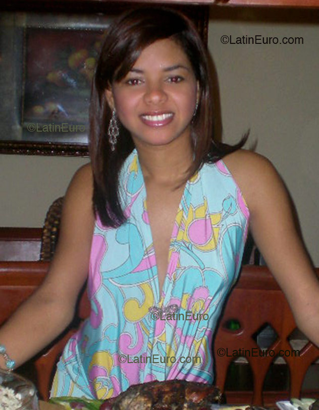 Date this charming Any Country girl Esther from  N161