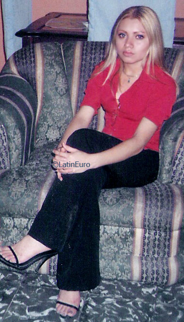 Date this nice looking Honduras girl Karen from Choloma N1648