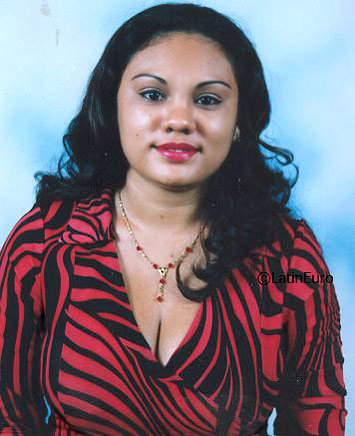 Date this georgeous Honduras girl Glenis from La Ceiba N1695