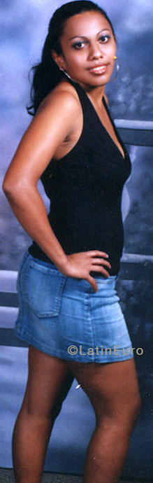 Date this sultry Honduras girl Irma from Yoro N2203